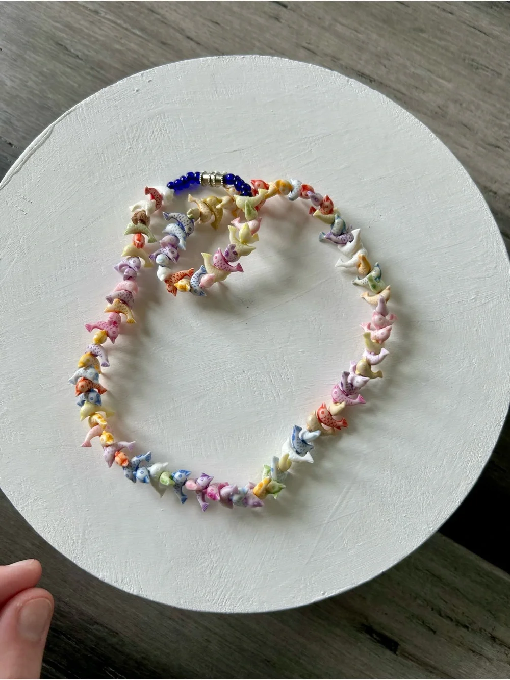Vintage Y2K 2001 Children's Rainbow Fish Bead Screw-clasp Necklace